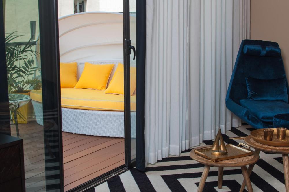 Studio with Balcony interior